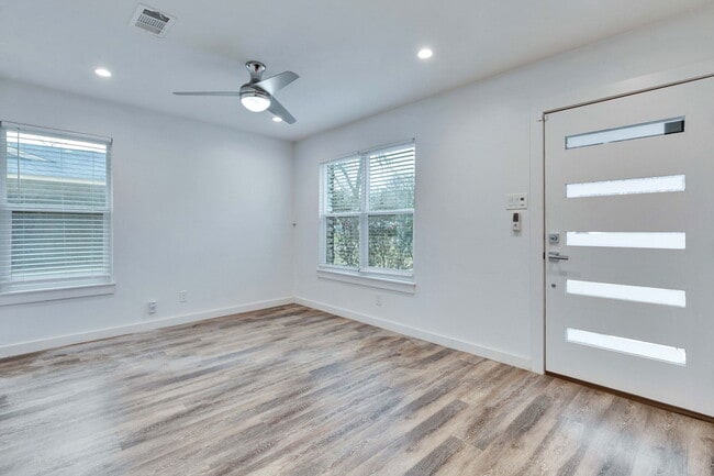 Photo - 2909 Burning Oak Dr