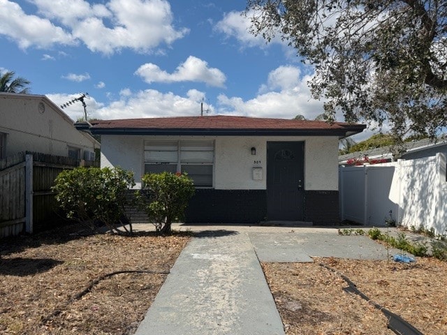 Building Photo - 507 S F St