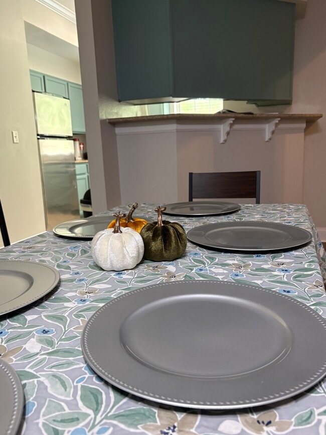 Dinning Table