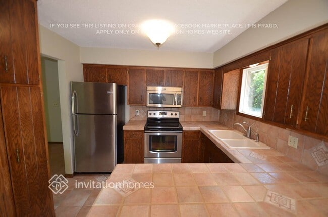 Photo - 2601 E 121st St