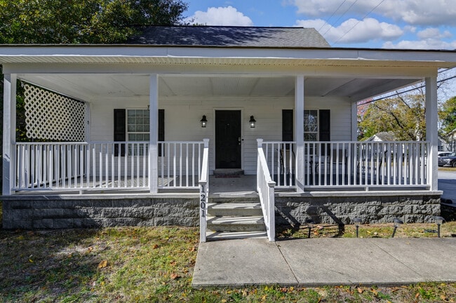 Photo - 1201 Chevis St