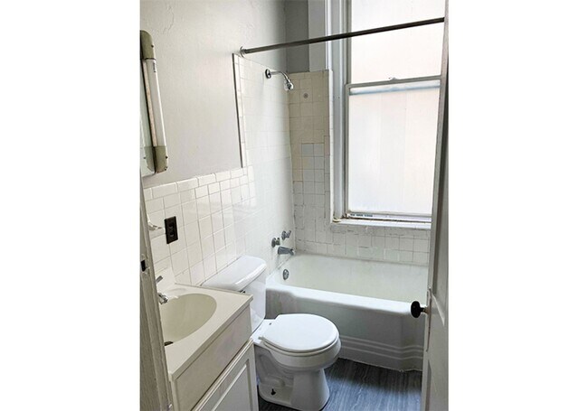 Photo - 3300 Jefferson Ave Unit 3300-04