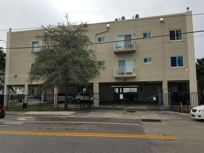 Building Photo - 3201 W Flagler St Unit 105 Rental