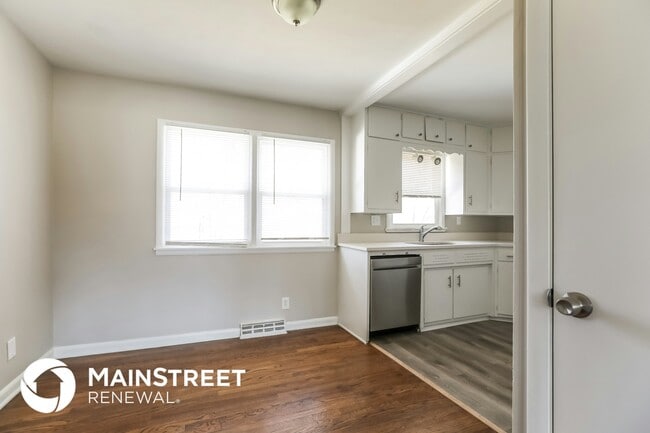 Photo - 13000 E 54 St