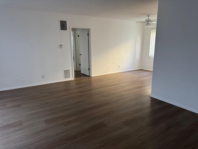 Photo - Cape Brentwood