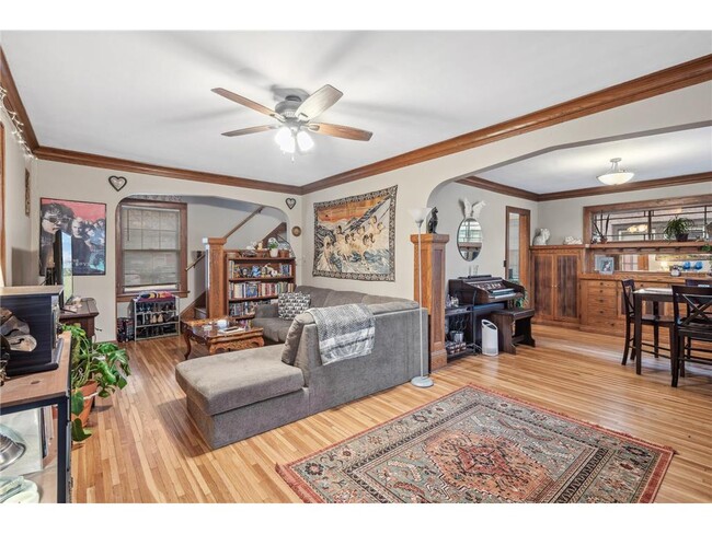 Photo - 811 Snelling Ave N
