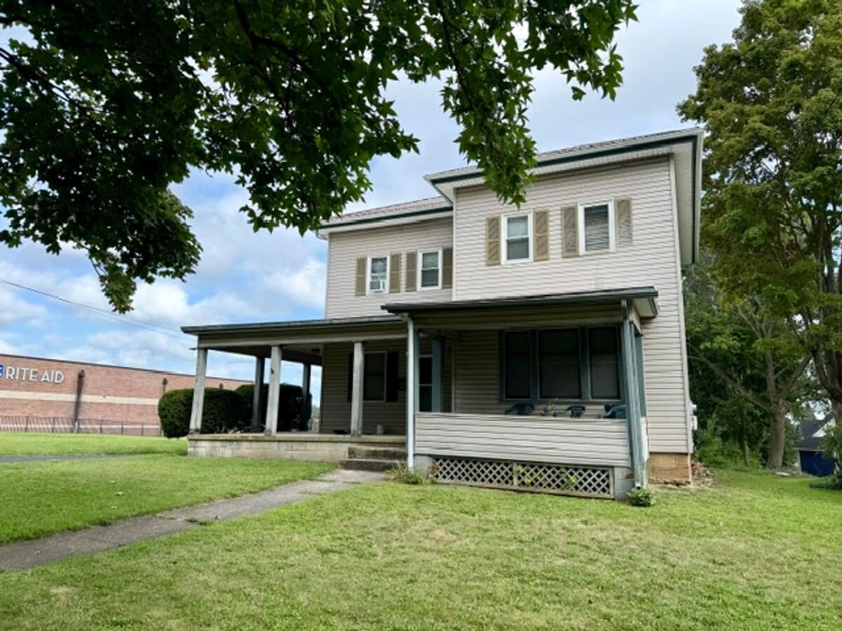 Photo - 318 1/2-318 1/2 W Walnut St Unit 318 1/2 W Walnut Street