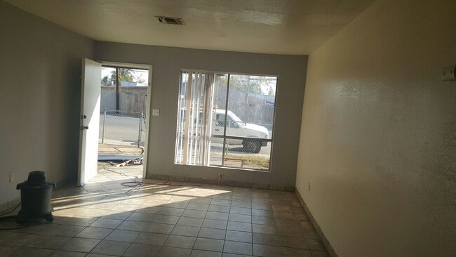 Photo - 1000 Miller St Unidad 1004