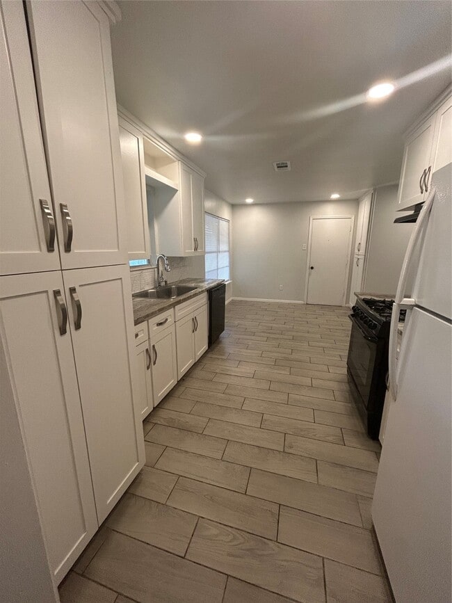 Photo - 2310 Grape Ln