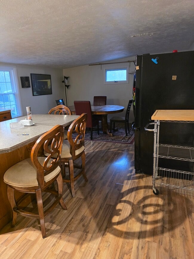 Building Photo - 6990 W Lake Rd Unit Fairview School District