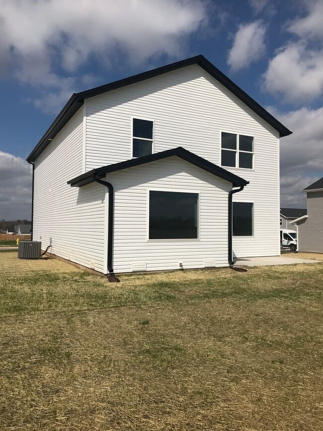 Photo - Executive Rental -  4 Bedroom 3 Baths