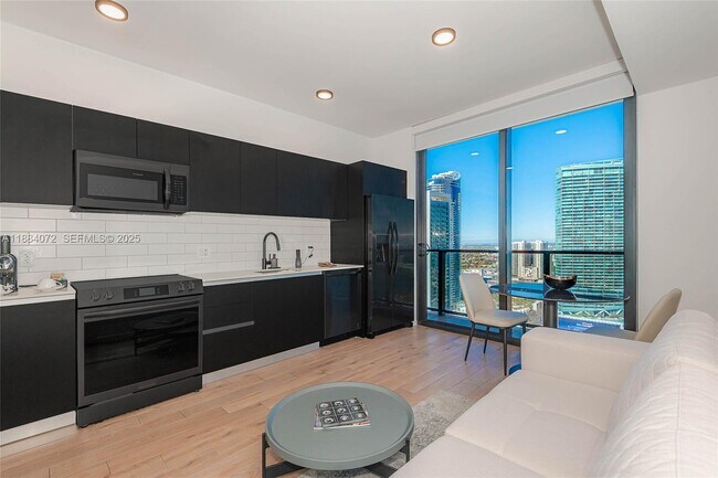 Photo - 398 NE 5th St Unidad 3003