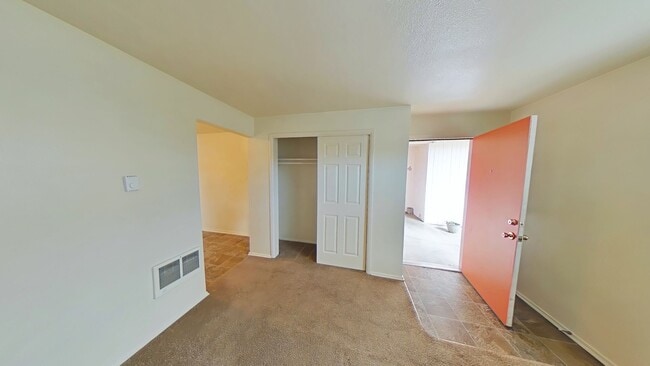 Photo - 1 Bedroom Apartment ~ Close to 9th Street ... Unit 960 NW Cleveland #6