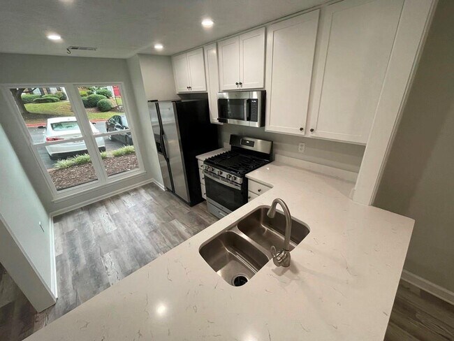 2260 Newport Landing