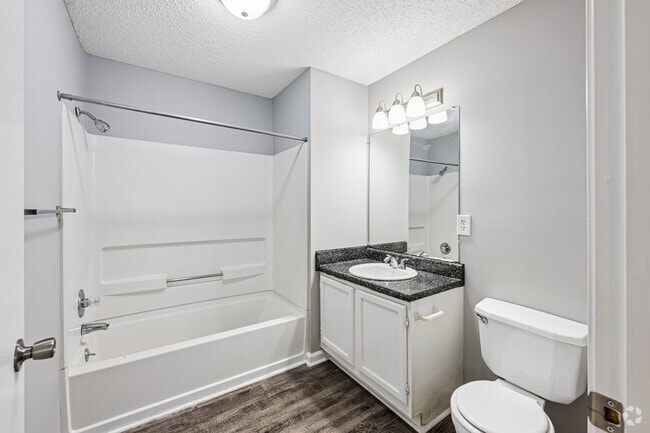 2BR, 2BA - 1,070SF - Second Bathroom
