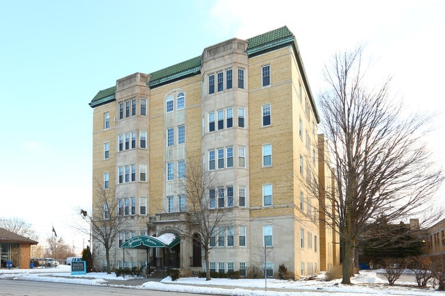 Sylvester Manor Apartments