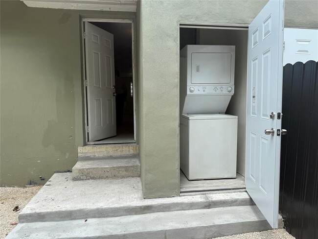 Photo - 2830 NW 15th Ct Unit B