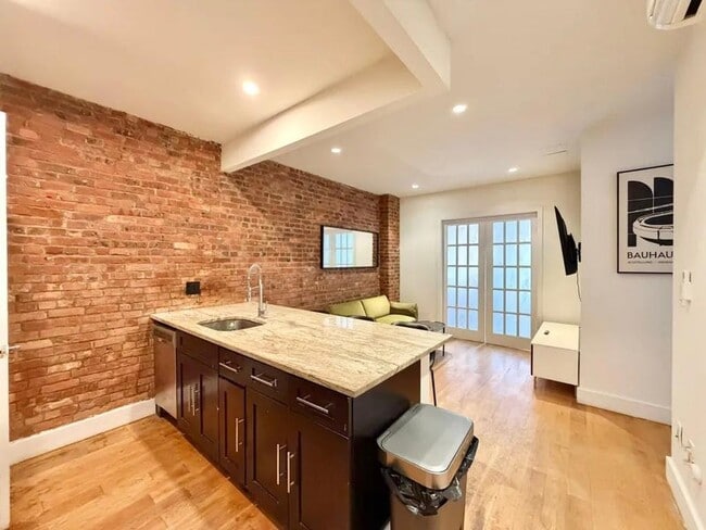 Photo - Furnished room/NOT APARTMENT Unit 4