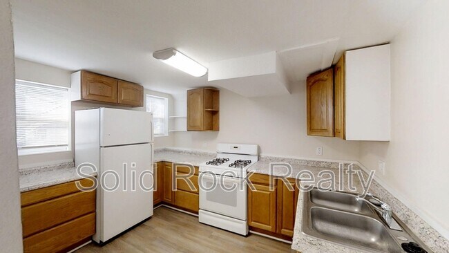 Photo - 2419 E Monument St