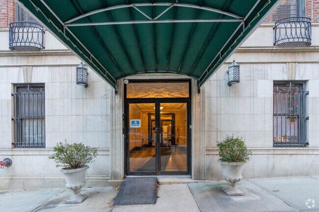Photo - 305 W 104th St