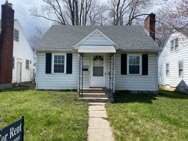 Building Photo - 4028 Monroe St