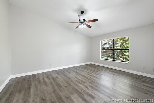 916 Daffodil Dr