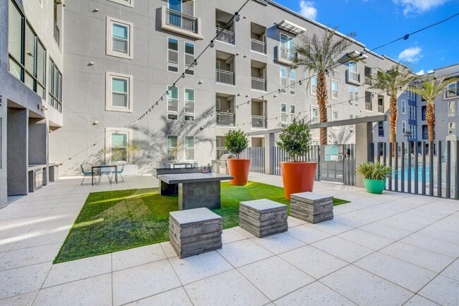 Photo - Ely on Fremont