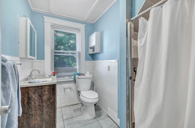 Photo - 66 Walnut St Unit Walnut st 3rd fl