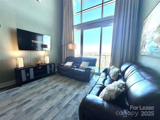 Photo - 215 N Pine St