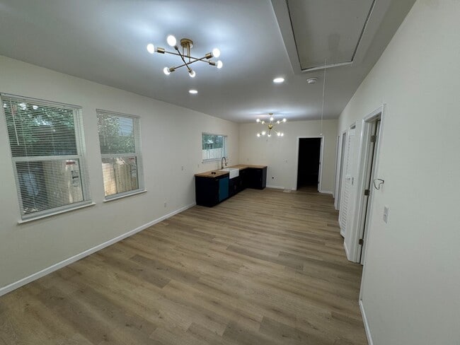 Photo - 2554 Selman Ave