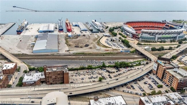 Photo - 1133 W 9th St Unit 412