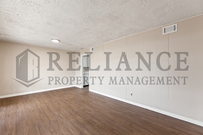 Photo - 2908 S Glenn Ave