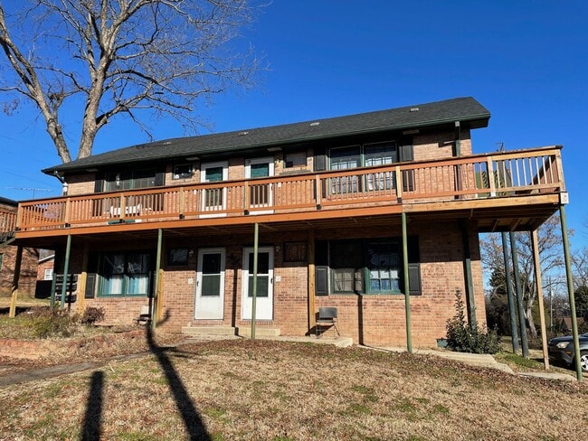 Building Photo - 1359 Unit 428 W. MAIN ST APT #35