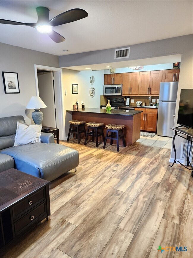 Photo - 7685 Northcross Dr Unit 308