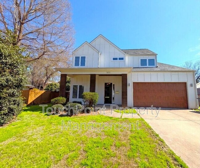 Building Photo - 1632 Longfellow St