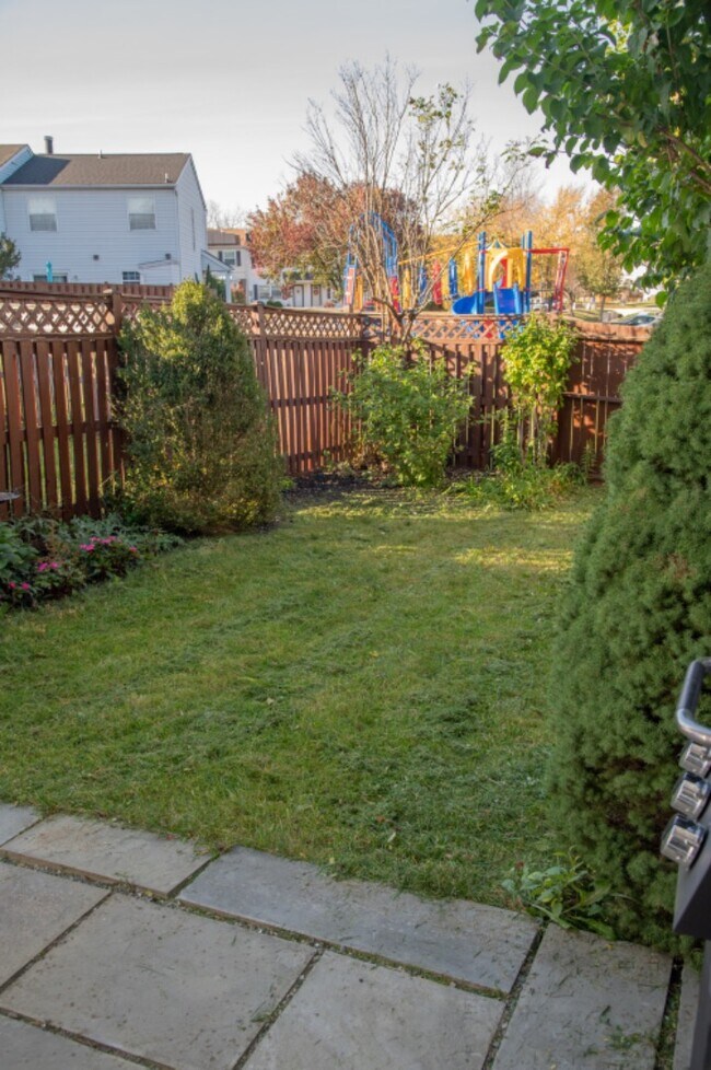 Photo - 6860 Carnation Cir