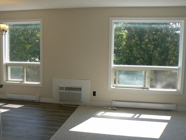 Photo - 176 Fergus St N