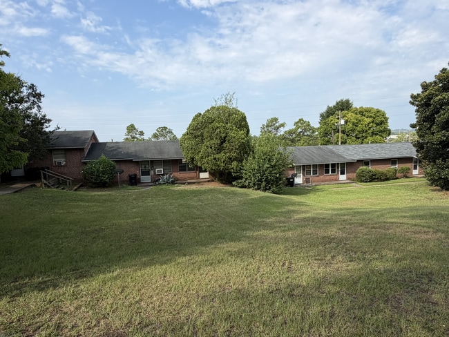 Building Photo - 1400 Shepherd Dr Unit 20 *