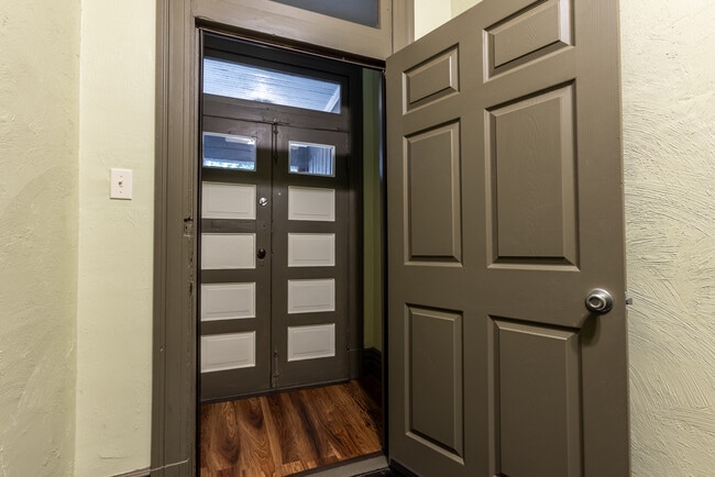 1013 Ross Ave Unit 1