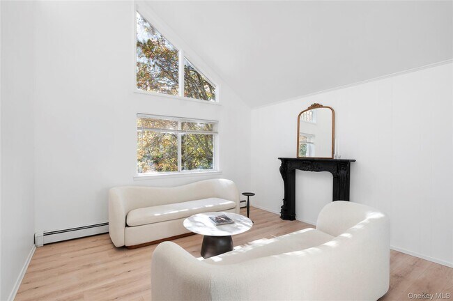 Photo - 16 Peconic Rd