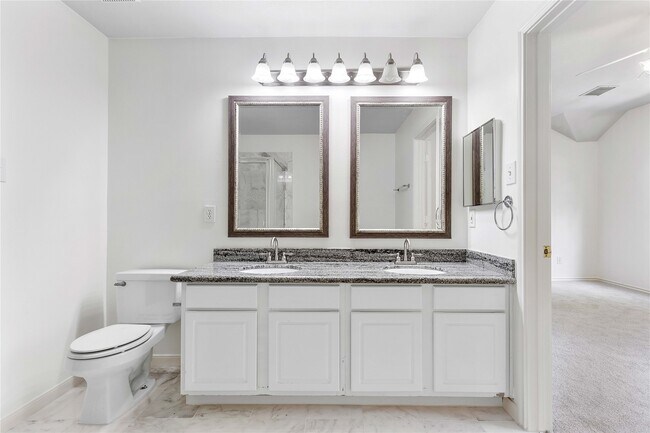 Building Photo - 122 S Walden Elms Cir