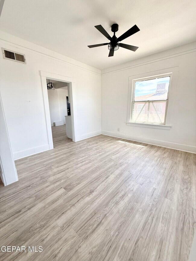 Photo - 3203 Frankfort Ave