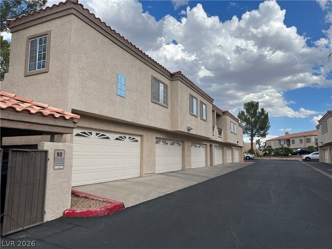 Building Photo - 1851 Hillpointe Rd Unit 1822