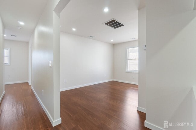 Photo - 824 George St Unit 2ndFl