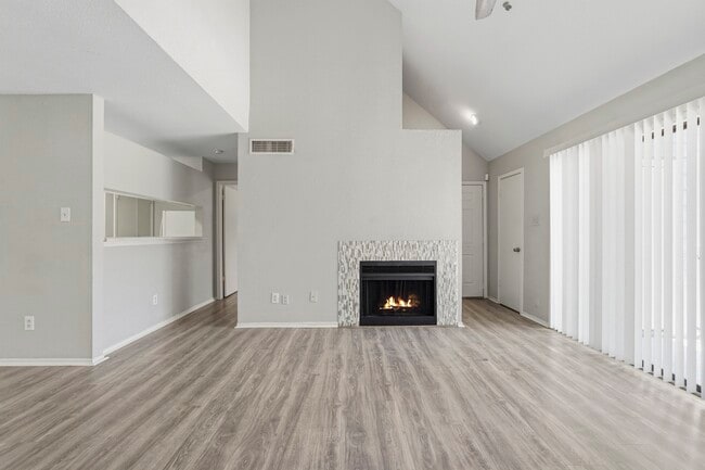 Building Photo - 14550 Fonmeadow Dr Unit 1002