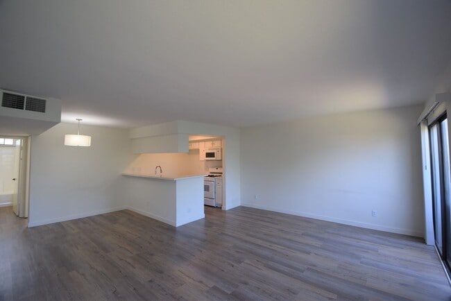 Photo - 12352 Burbank Blvd Unit 203