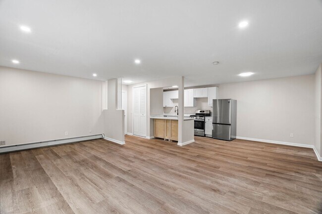 Photo - 2-Bed 1.5-Bath Newly Renovated Unit In Cranston! Unit 433 Oaklawn Ave 206