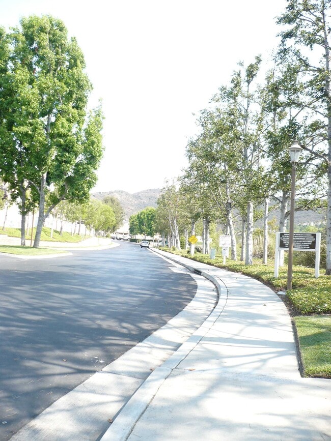 Building Photo - 1032 S Country Glen Way Unit 1032 S Country Glen Way