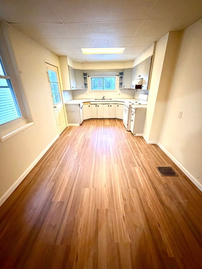 Photo - 631 E Madison St