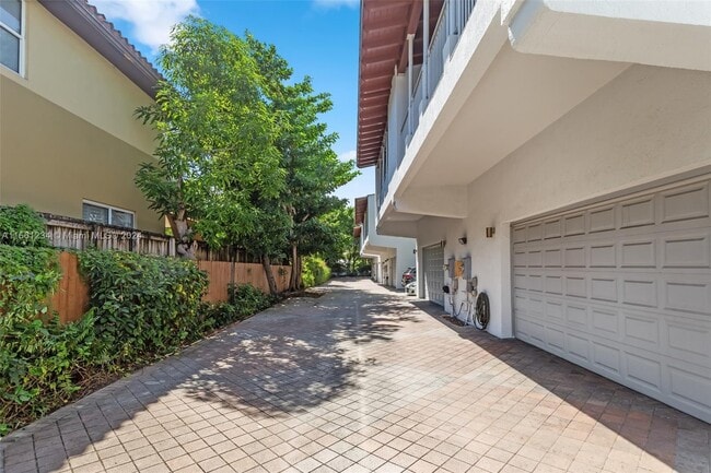 Photo - 3152 Jackson Ave